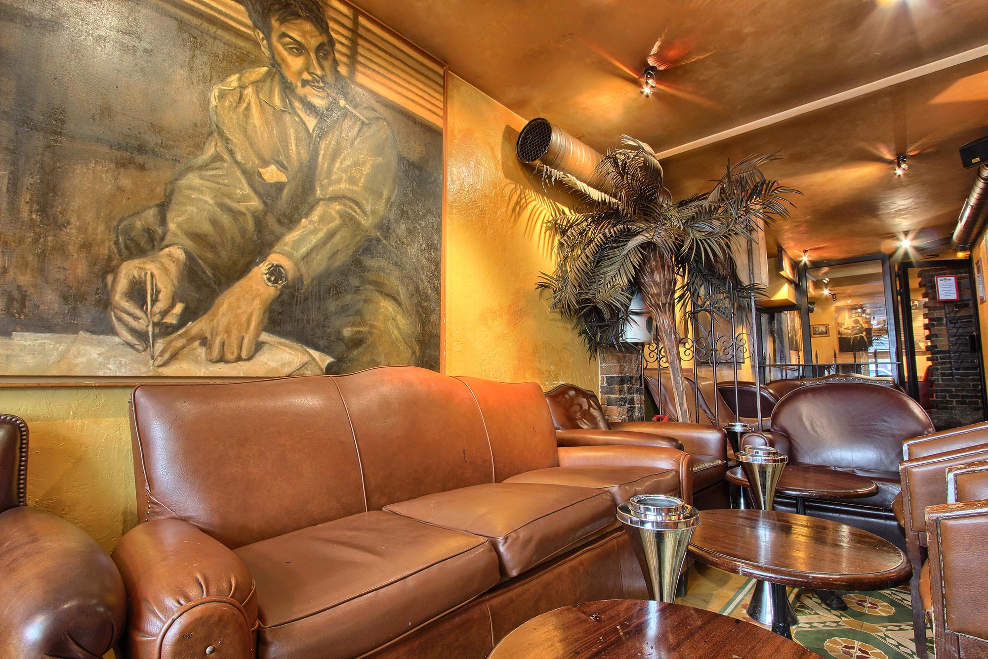 Cubana Café salon fumoir cosy Paris